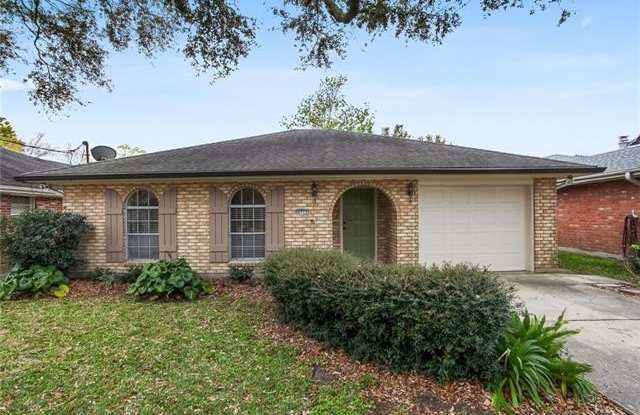 4712 SOUTHSHORE Drive - 4712 Southshore Drive, Metairie, LA 70002