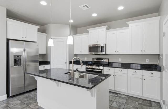 Bright & Spacious 3 bedroom Townhome photos photos