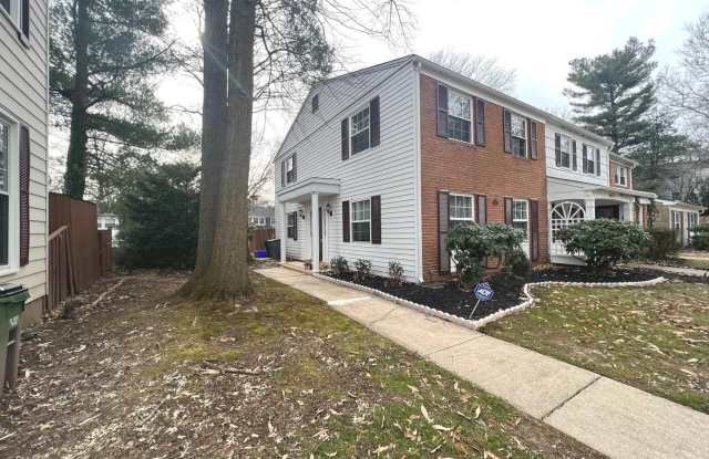 Conveniently located 3bd 2.5bth townhome in the heart of Columbia. - 5443 High Tide Court, Columbia, MD 21044