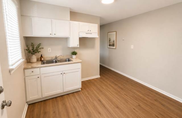 1535/1537 Standridge Street - 1 Gallery 3