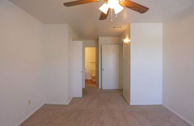 16532 Henderson Pass Gallery 4