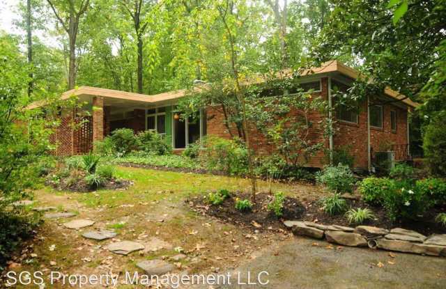 9207 Saint Marks Pl - 9207 Saint Marks Place, Mantua, VA 22031