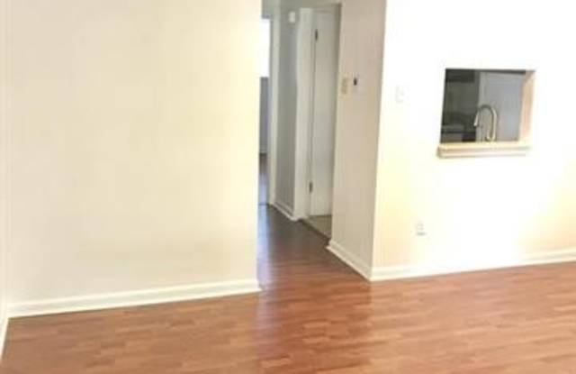 2500 VIVIAN Street Gallery 2