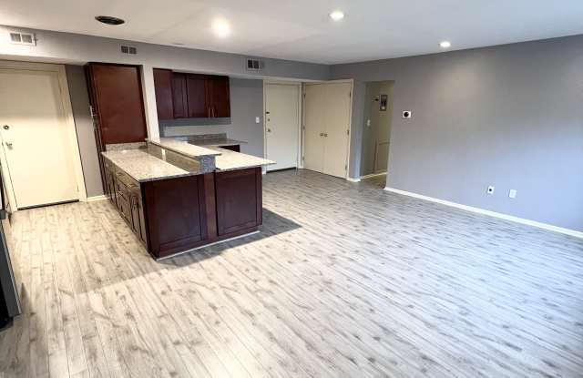 20301 Shelburne Road Gallery 3