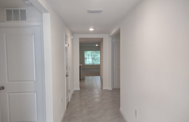 5215 Byronic Ct Gallery 2