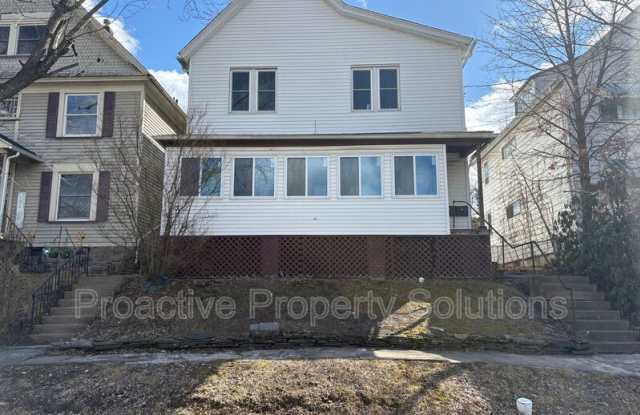 1028 N Webster Ave photos photos