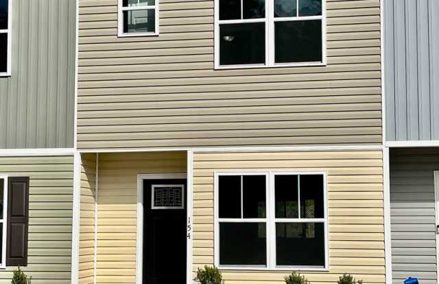 1/2 OFF FIRST MONTHS RENT Townhome in Holly Ridge!! - 154 Buckhorn Avenue, Onslow County, NC 28445