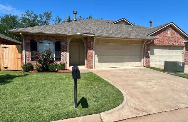 Great 3 Bed, 2 Bath Duplex In Edmond!! photos photos