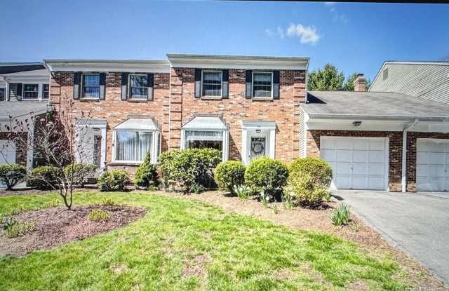 136 Tunxis Village photos photos