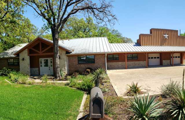 2445 Stadium Plaza - 2445 Stadium Pl, Arlington, TX 76006