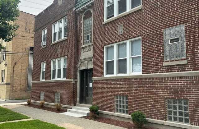 2422 N Kilbourn Avenue photos photos
