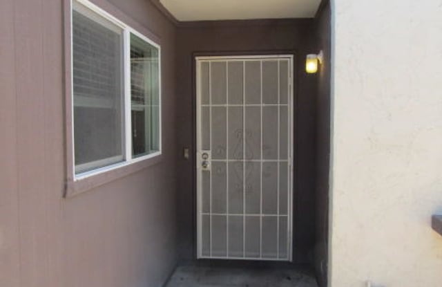 3038 S COUNTRY CLUB Way - 3038 South Country Club Way, Tempe, AZ 85282