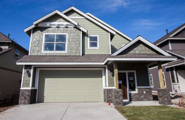 Newer SE Bend House w/A/C & Gas Heat, 3 Bdrms, 2.5 Baths, 2093 Sq Ft,  Gas Fireplace, Access to Pool photos photos