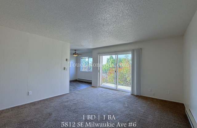 Charming 1-Bedroom Apartment in the Heart of Sellwood - 5812 Southeast Milwaukie Avenue, Portland, OR 97202