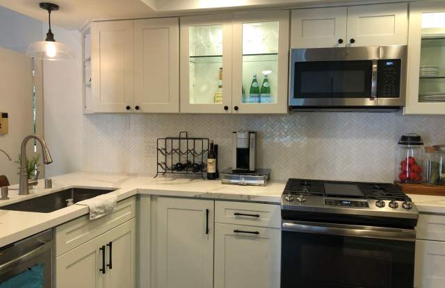 19222 Shoreline Lane Unit 7 - 19222 Shoreline Lane, Huntington Beach, CA 92648