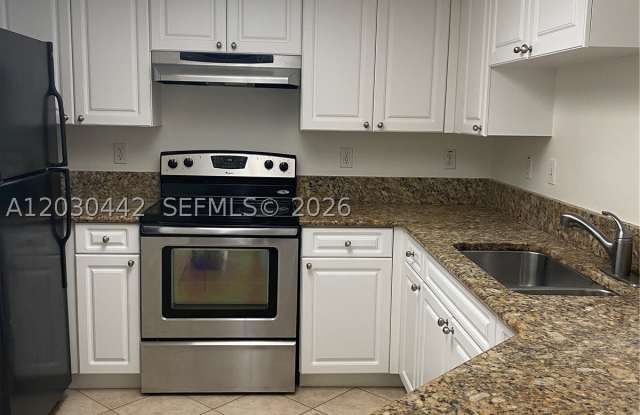 300 Crestwood Ct N Gallery 3