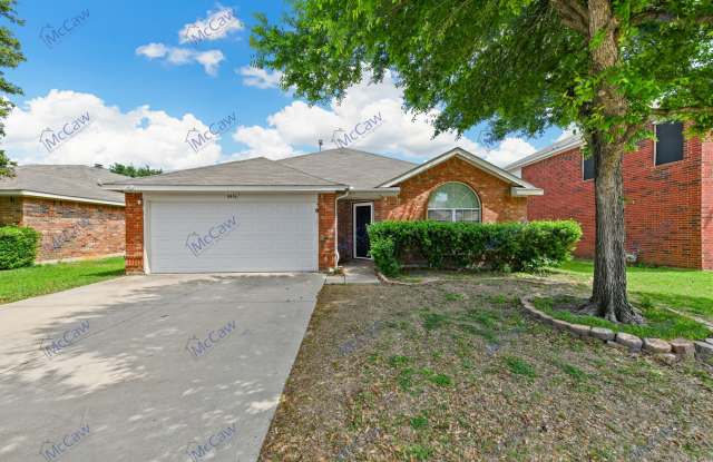 Classy 4/2/2 in Fort Worth!! - 8416 Horse Whisper Lane, Fort Worth, TX 76131