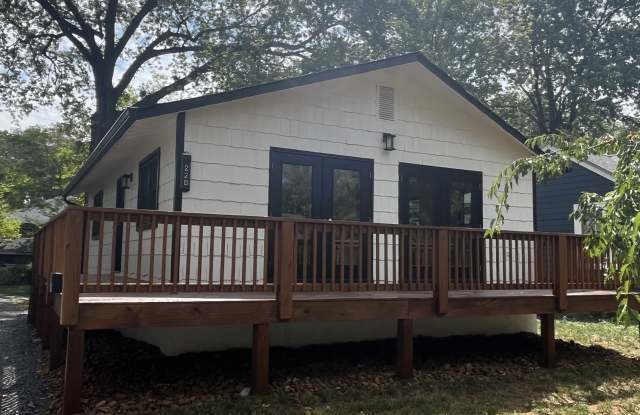 220 Eveningside Drive photos photos 220 Eveningside Drive photos photos