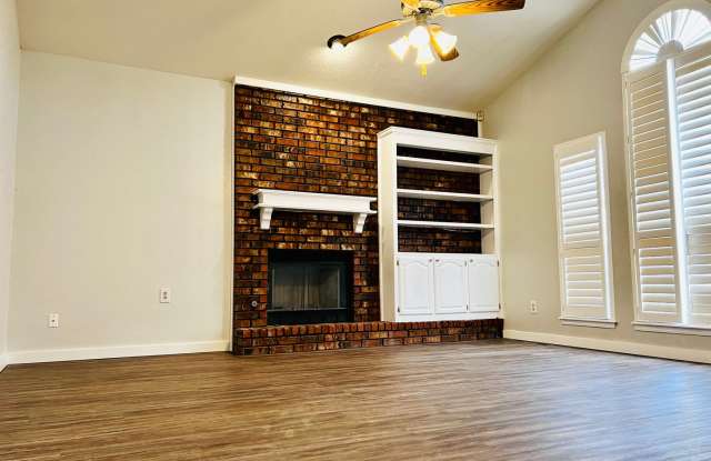 Beautiful 3BD 2BA Corner-Lot Home Located in Midwest City!! Gallery 3