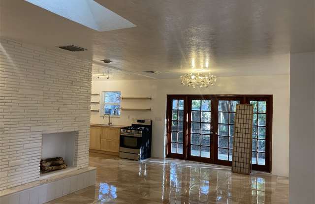 1009 North 13th Terrace Gallery 2