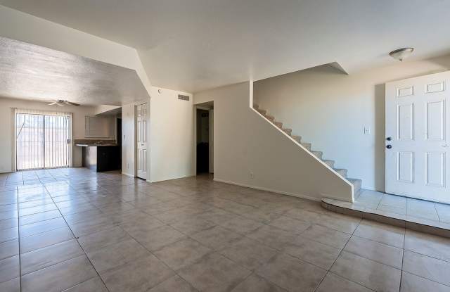 3 bedroom townhome in Glendale Gallery 4