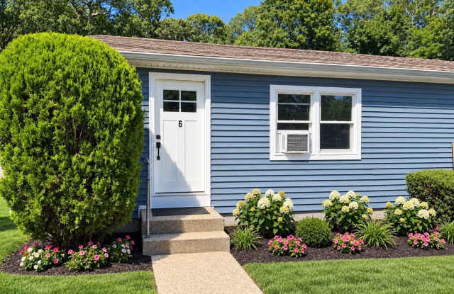 305 Smithtown Boulevard Gallery 1