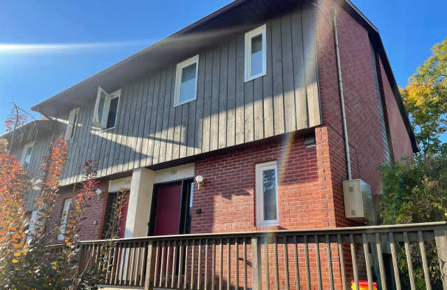 Biscayne/Sarasota 2 Bedroom Townhome on W. College Gallery 3