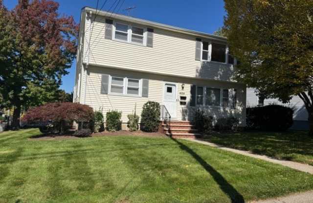 1 Underhill Ct Gallery 1