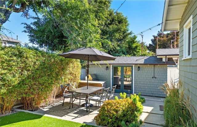 439 Thalia St photos photos