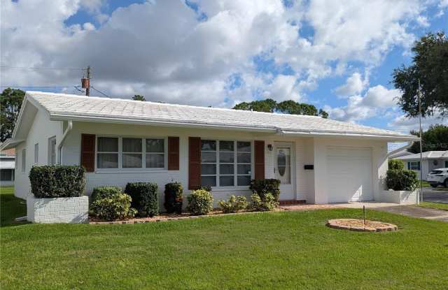 4450 93RD Terrace N Gallery 1