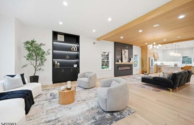 41 Orchard Rd Gallery 2