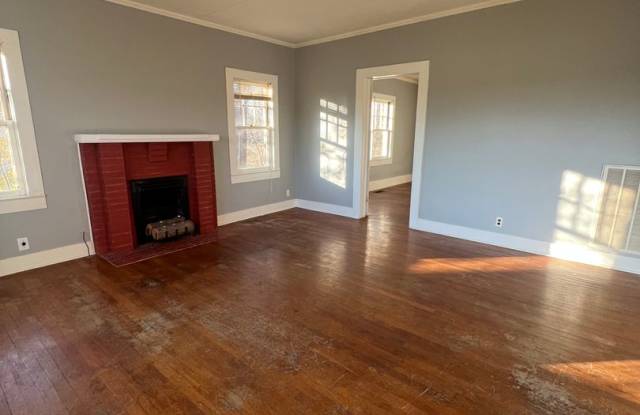 Charming Brick Home! Gallery 4
