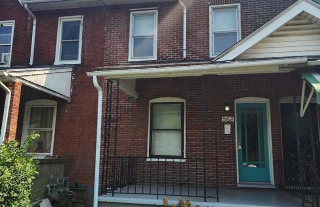 562 ELM Street Gallery 1
