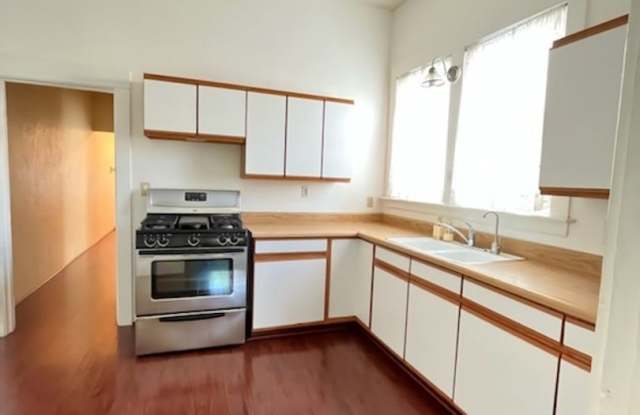 Adorable Unit Downtown - Duplex Gallery 3