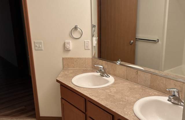 4523 North Sullivan Road - B photos photos