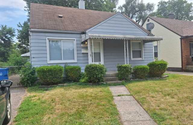 Cozy Four Bedroom Bungalow photos photos