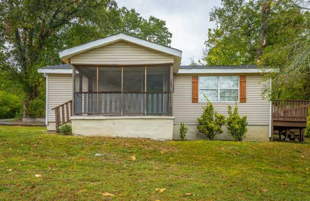 3 Bedroom Home in Rossville - 321 Autumn Avenue, Walker County, GA 30741
