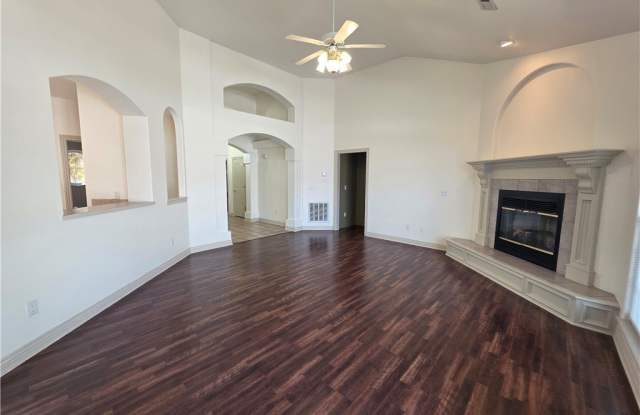 302 Cross Creek Drive Gallery 3