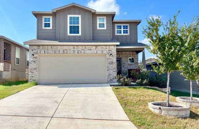 Beautiful two story home with flex space and loft! - 10338 Gibbons Creek, Bexar County, TX 78252