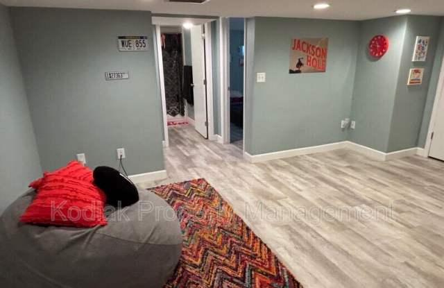 1111 E 400 S Gallery 1