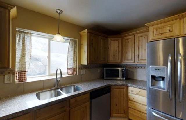 Cozy 2 bed 1 bath basement apartment, Eagle Mountain photos photos