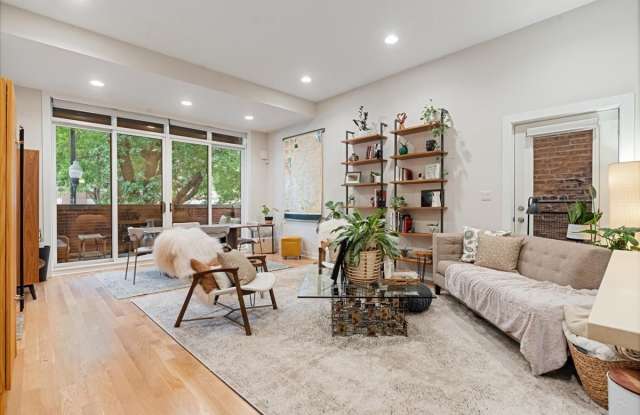 4842 N Damen Avenue Gallery 2