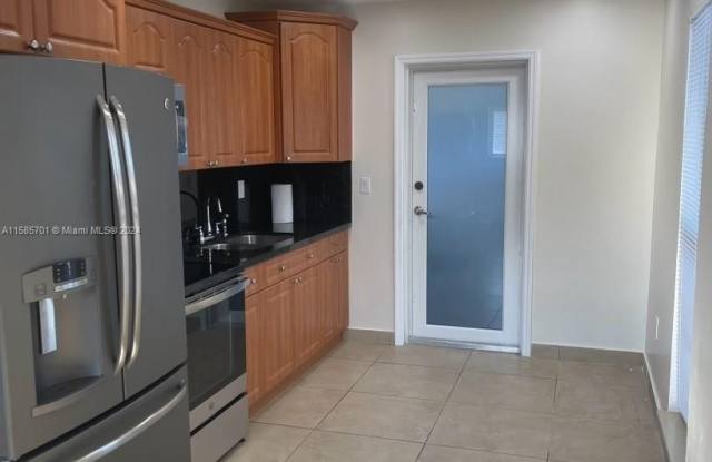 3605 NW 6th St - 3605 Northwest 6th Street, Miami, FL 33125