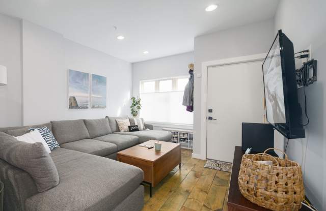 Four Bed Olde Kensington/Fishtown Home photos photos