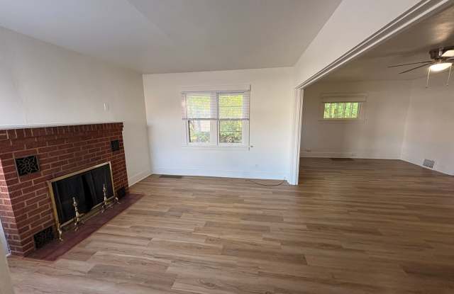 University Area 2 Bed 1.5 Bath Single Family Home For Rent Gallery 4
