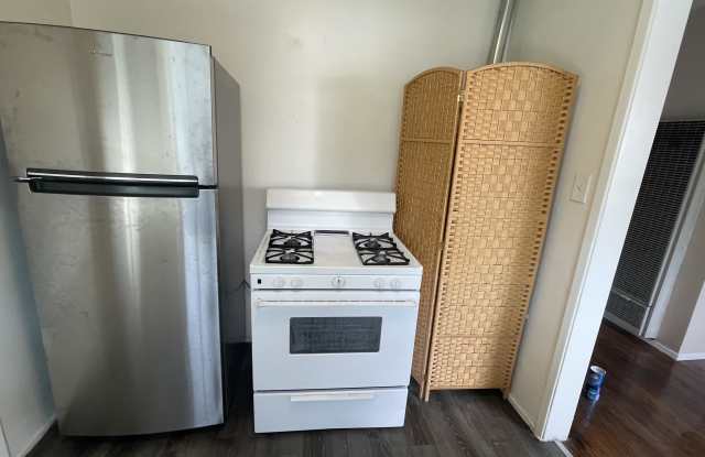 2441 Silver Lake Blvd.A photos photos