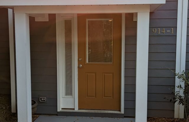 Rare.....One Bedroom One Bathroom Unit Available In Midtown! photos photos