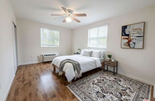 1254 W 37th Dr unit: 1256 1/2 photos photos