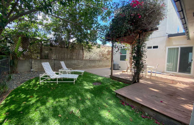 Cozy 4BD/2BA House on Gary with Beautiful Yard photos photos