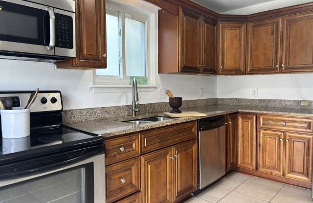 1372 Riverside Drive photos photos